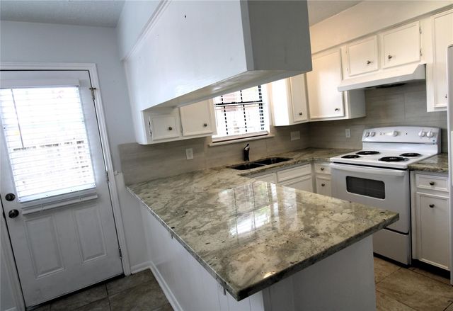 1101 Wilson Drive, Rosenberg, TX 77471