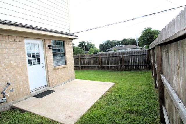1101 Wilson Drive, Rosenberg, TX 77471