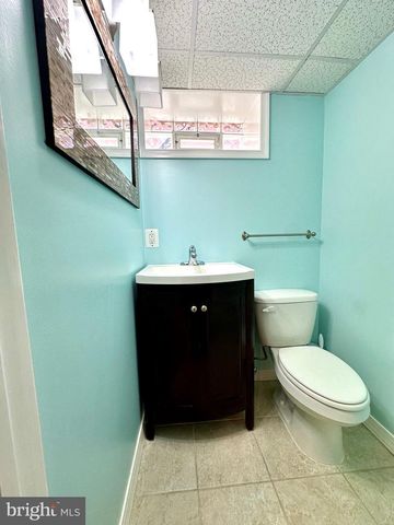 816 NAYLORS RUN RD, Havertown, PA 19083