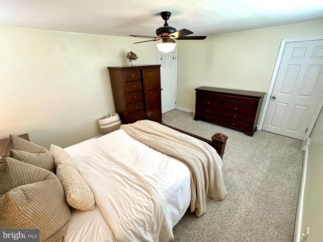 816 NAYLORS RUN RD, Havertown, PA 19083