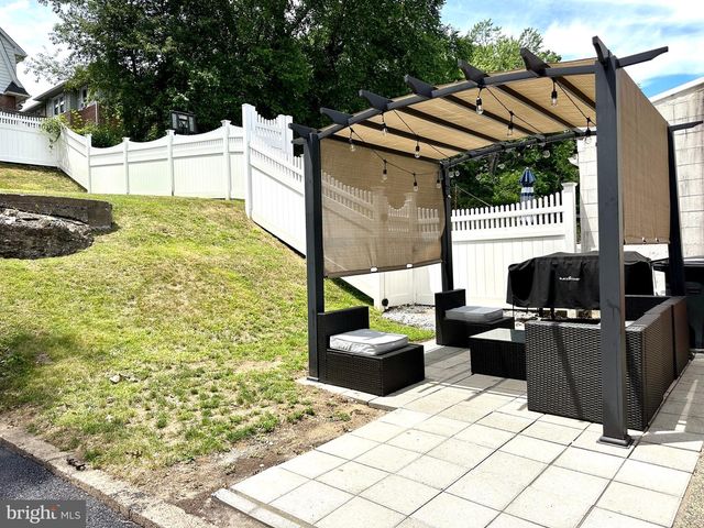 816 NAYLORS RUN RD, Havertown, PA 19083
