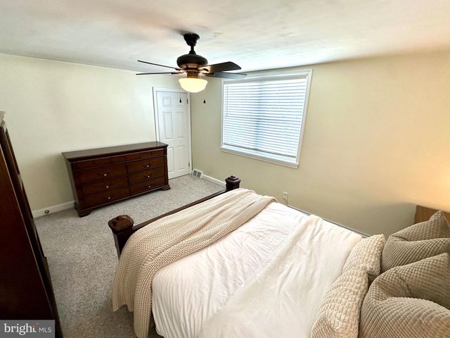 816 NAYLORS RUN RD, Havertown, PA 19083