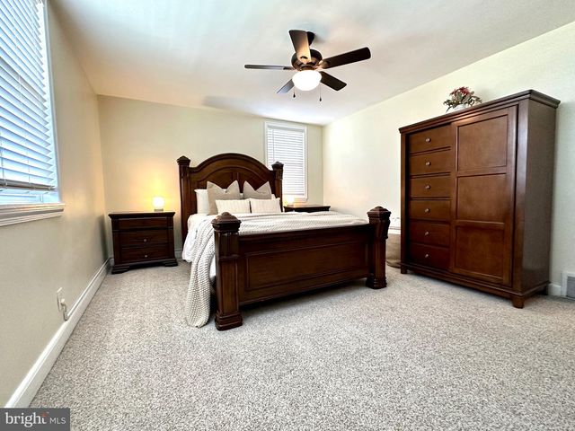 816 NAYLORS RUN RD, Havertown, PA 19083