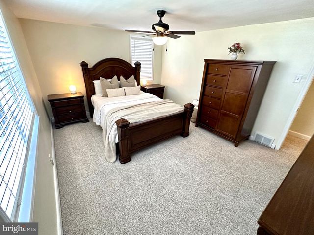 816 NAYLORS RUN RD, Havertown, PA 19083