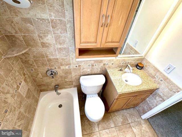 816 NAYLORS RUN RD, Havertown, PA 19083