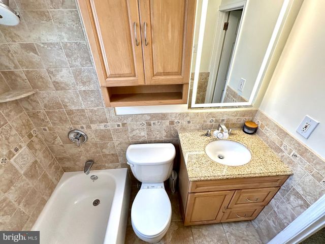 816 NAYLORS RUN RD, Havertown, PA 19083