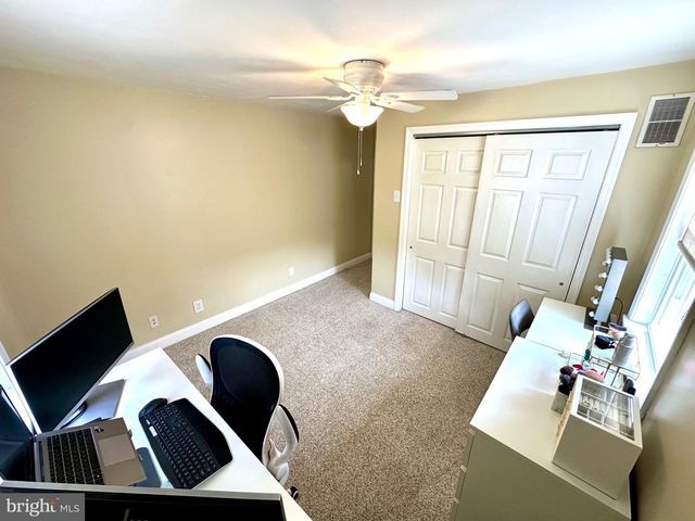 816 NAYLORS RUN RD, Havertown, PA 19083