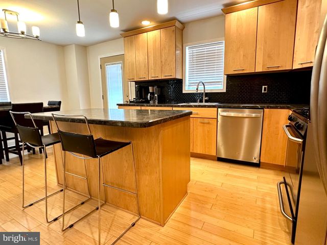 816 NAYLORS RUN RD, Havertown, PA 19083