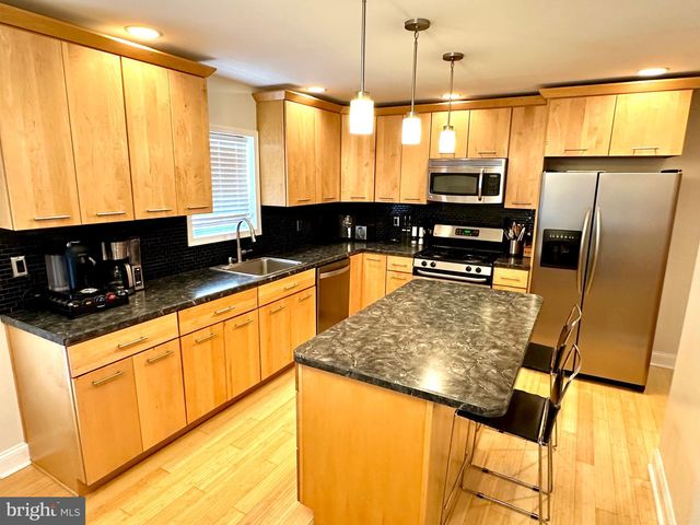 816 NAYLORS RUN RD, Havertown, PA 19083