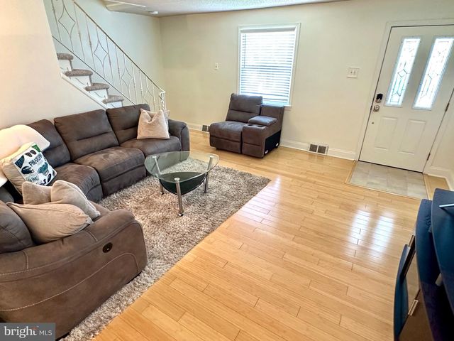 816 NAYLORS RUN RD, Havertown, PA 19083