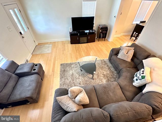 816 NAYLORS RUN RD, Havertown, PA 19083