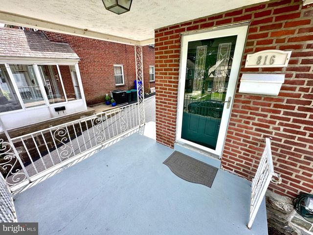 816 NAYLORS RUN RD, Havertown, PA 19083