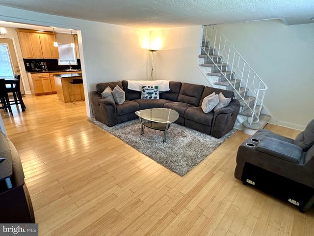 816 NAYLORS RUN RD, Havertown, PA 19083
