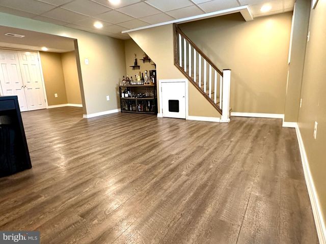 816 NAYLORS RUN RD, Havertown, PA 19083