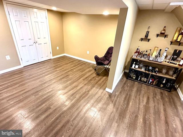 816 NAYLORS RUN RD, Havertown, PA 19083