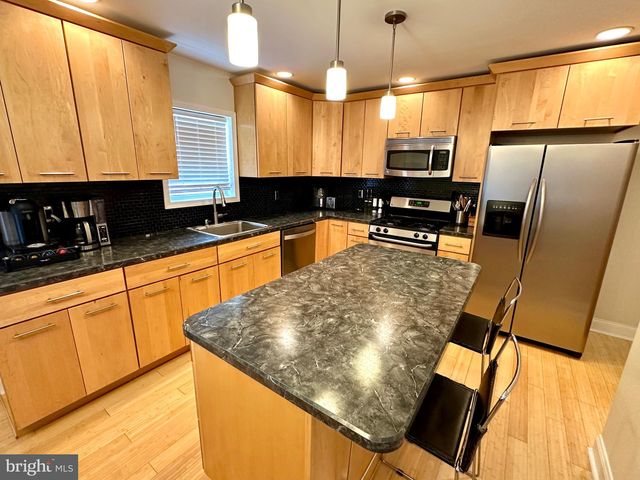 816 NAYLORS RUN RD, Havertown, PA 19083