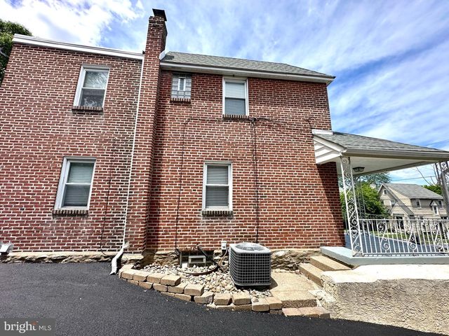 816 NAYLORS RUN RD, Havertown, PA 19083