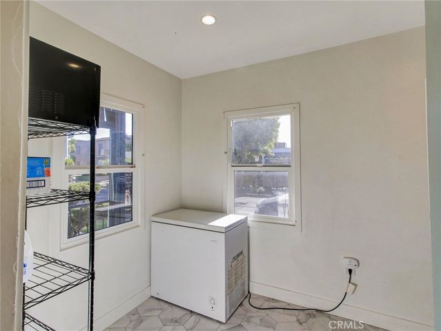 6428 S Van Ness, Los Angeles, CA 90047