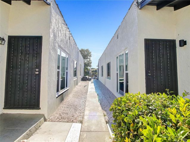 6428 S Van Ness, Los Angeles, CA 90047