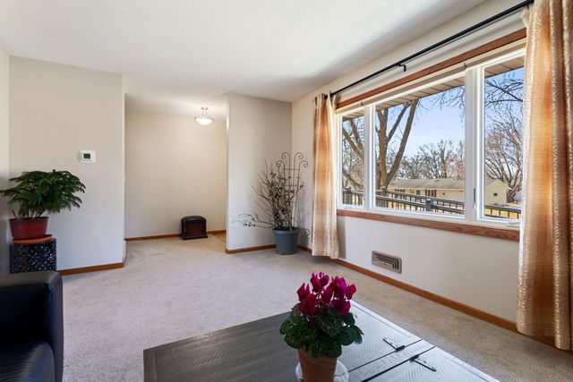 7151 Inwood Court S, Cottage Grove, MN 55016