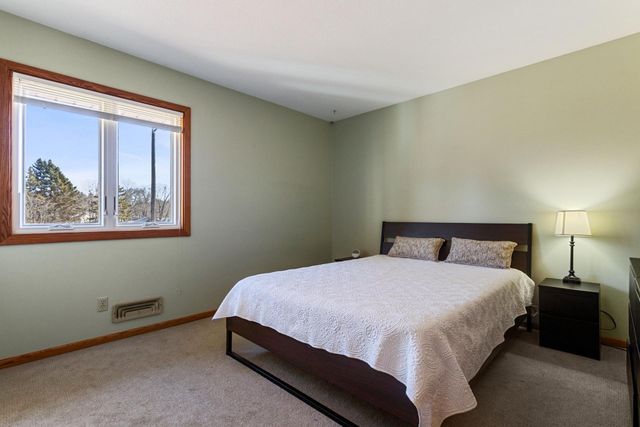 7151 Inwood Court S, Cottage Grove, MN 55016