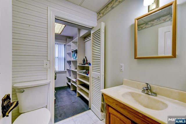 273 French Hill Road, Wayne, NJ 07470