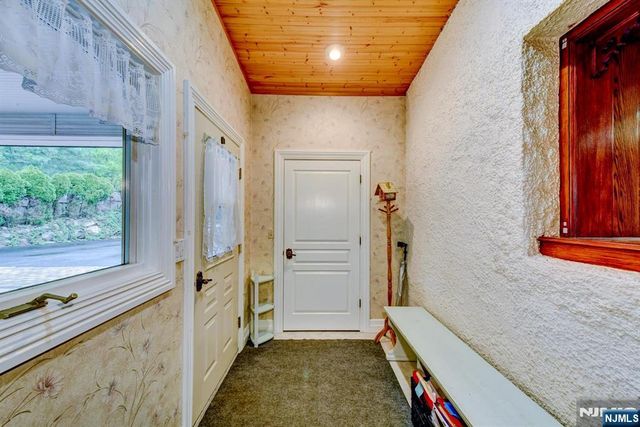 273 French Hill Road, Wayne, NJ 07470