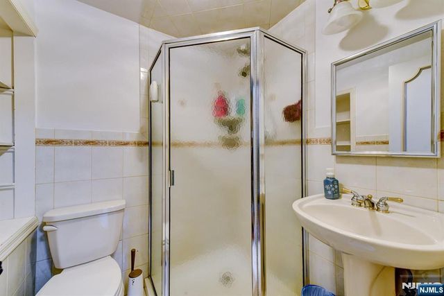 273 French Hill Road, Wayne, NJ 07470