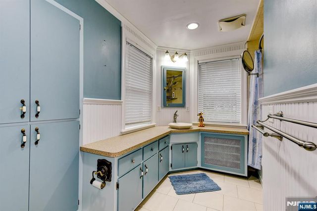 273 French Hill Road, Wayne, NJ 07470