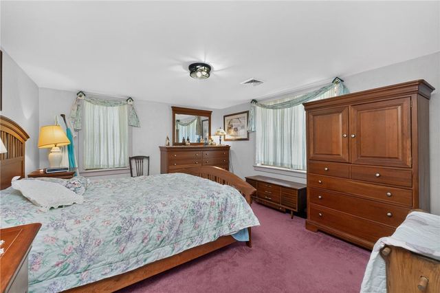 7072 Passer, Upper Saucon Twp, PA 18036