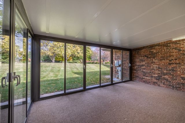 39W304 Hogan Hill, Elgin, IL 60124