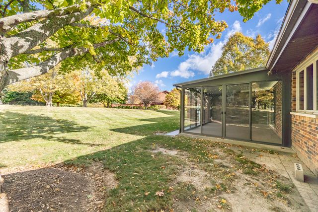 39W304 Hogan Hill, Elgin, IL 60124