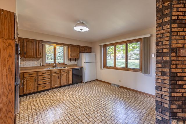 39W304 Hogan Hill, Elgin, IL 60124