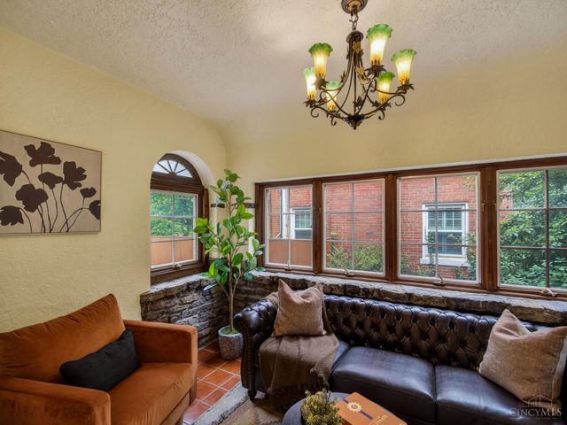 6182 Tulane Road, Cincinnati, OH 45212