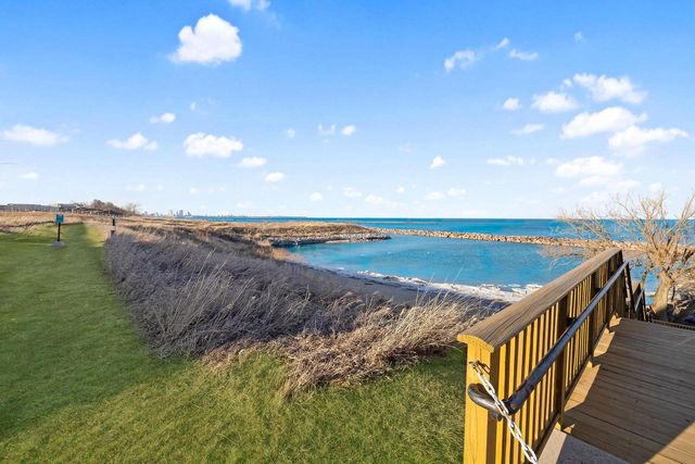 3942 S Troy AVENUE, Saint Francis, WI 53235