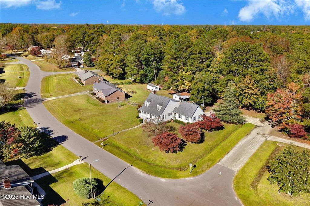 Image 18 of property listing at 58 Old English Lane, Kinston, NC 28504