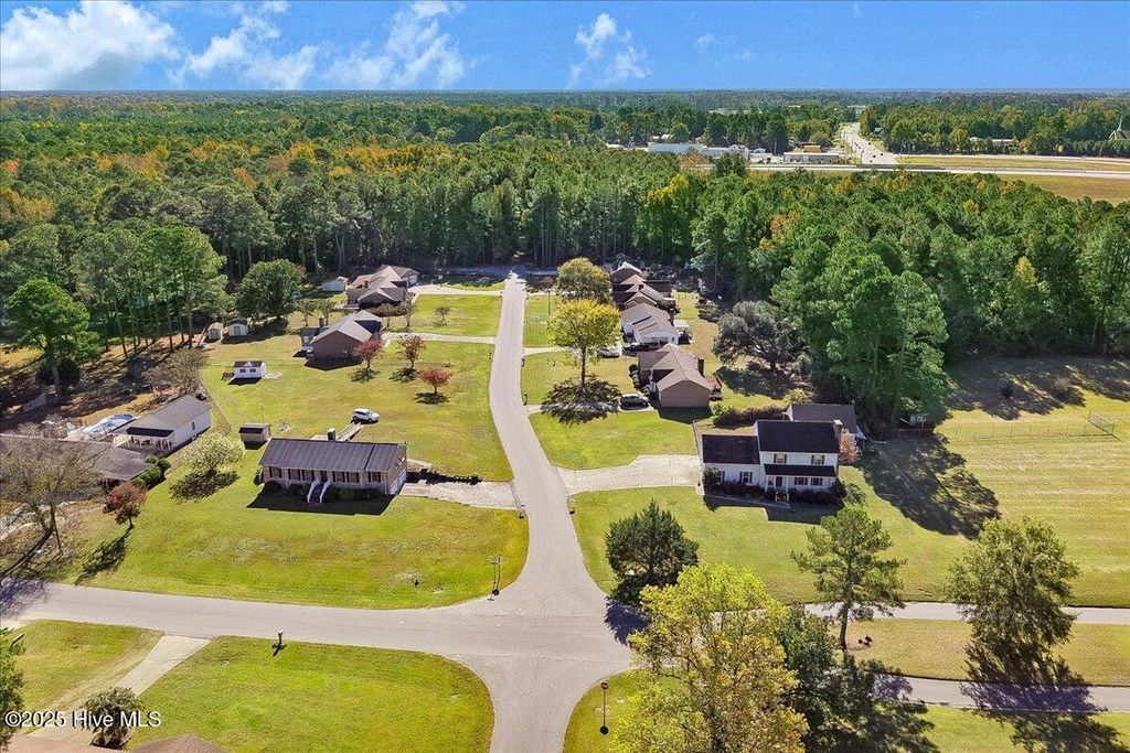 Image 20 of property listing at 58 Old English Lane, Kinston, NC 28504