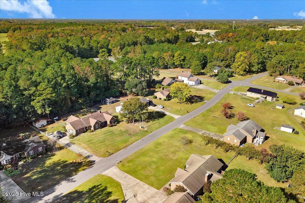 Image 24 of property listing at 58 Old English Lane, Kinston, NC 28504