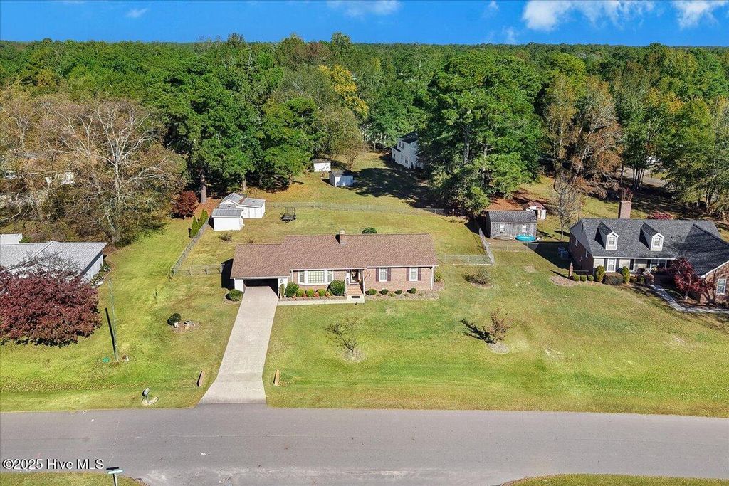 Image 27 of property listing at 58 Old English Lane, Kinston, NC 28504