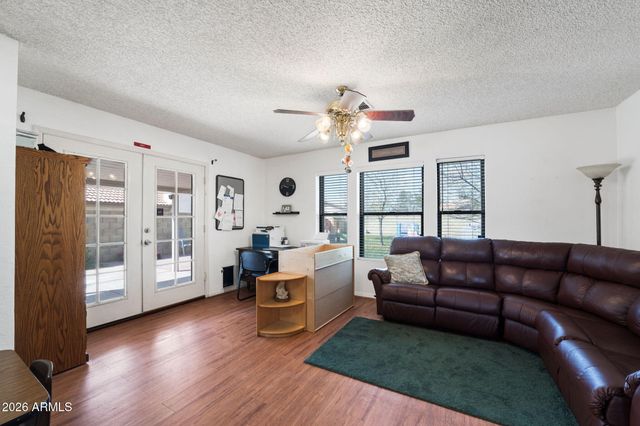 5424 E EMERALD Avenue, Mesa, AZ 85206