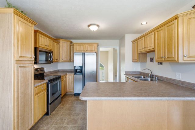 1052 Running Brook Drive, Lawrenceburg, KY 40342