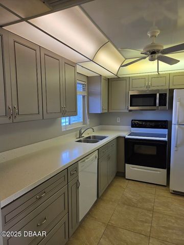 100 Silver Beach Ave Apt 214, Daytona Beach, FL 32118