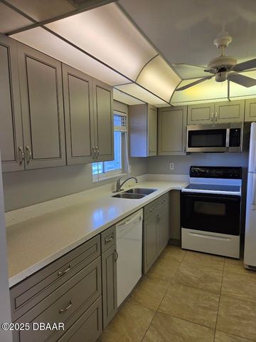 100 Silver Beach Ave Apt 214, Daytona Beach, FL 32118