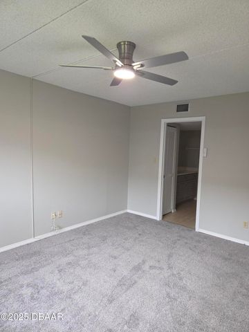 100 Silver Beach Ave Apt 214, Daytona Beach, FL 32118