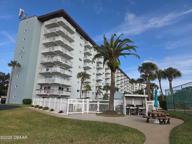 100 Silver Beach Ave Apt 214, Daytona Beach, FL 32118