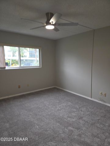 100 Silver Beach Ave Apt 214, Daytona Beach, FL 32118
