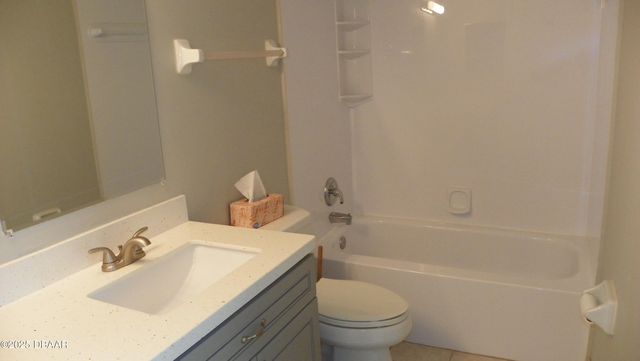 100 Silver Beach Ave Apt 214, Daytona Beach, FL 32118