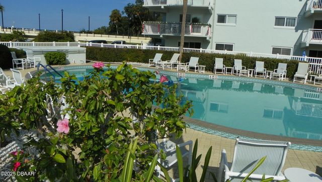 100 Silver Beach Ave Apt 214, Daytona Beach, FL 32118