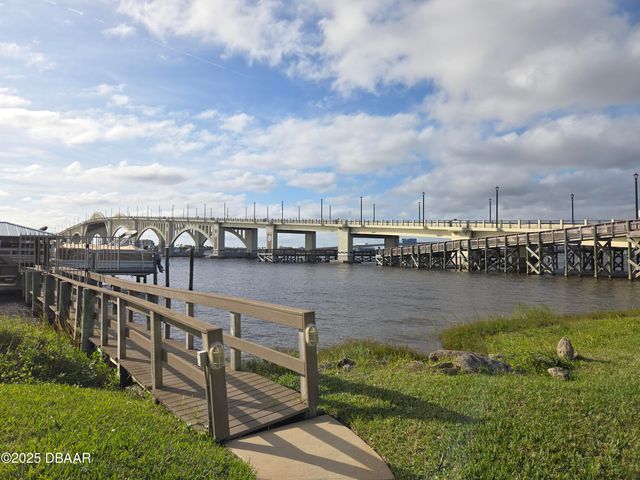 100 Silver Beach Ave Apt 214, Daytona Beach, FL 32118