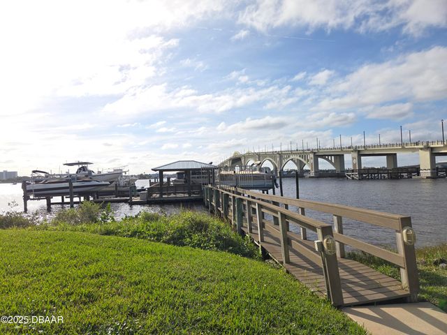 100 Silver Beach Ave Apt 214, Daytona Beach, FL 32118